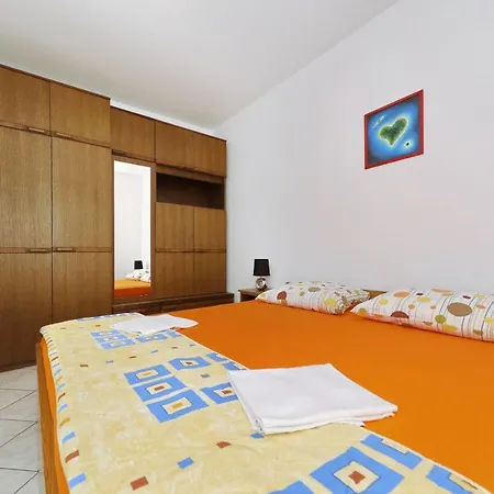 Apartament Emina Sveti Filip i Jakov