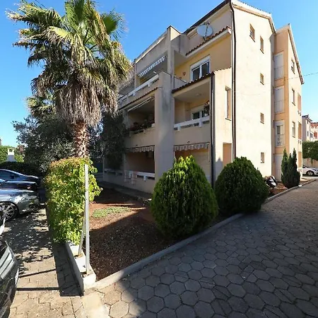 Emina Apartment *